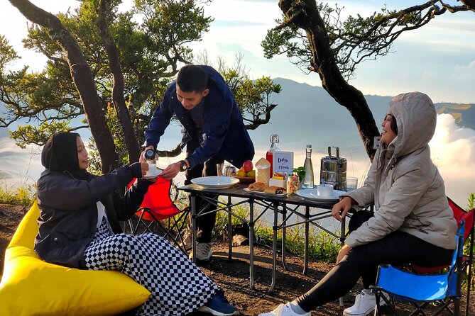 1 Day - Bromo Sunrise Romantic Breakfast // 00.30 - 13.00 - Black-sand desert and savannah
