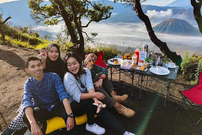 1 Day - Bromo Sunrise Romantic Breakfast // 00.30 - 13.00 - The midnight start from Malang