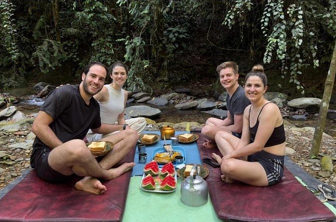 1 Day Ethical Jungle Trekking - A lunch break with fresh fruit