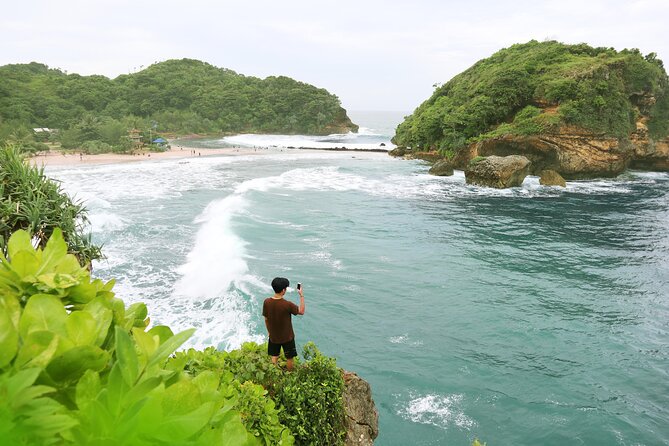 1 Day - Malang Beaches and Island Hopping // 06:30 - 17:30 - Is $47.55 a fair price?