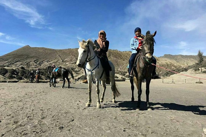 1 Day - Mount Bromo (5 spots) and Madakaripura waterfall // 23.00 - 18.00 - Hiking to the Hindu temple and Bromo crater