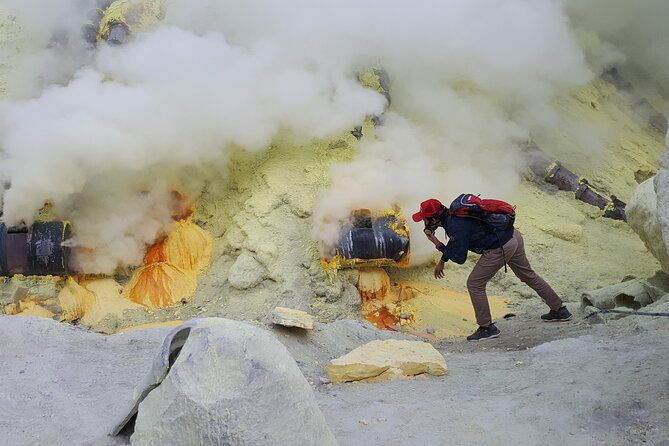 2 Days - Bromo Ijen Bali Ultimate Tour // D1 01.00 - D2 14.00 - Walking to Bromo Crater and passing Pura Luhur Poten