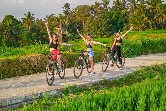 2 Hours Private Scooter Lesson in Bali - Building control in an empty field or parking area