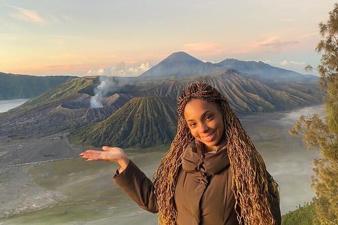 2D1N Ijen Blue Fire and Mount Bromo Sunrise Tour from Bali - Ijen after dark: blue flames, sulphur, and a crater lake