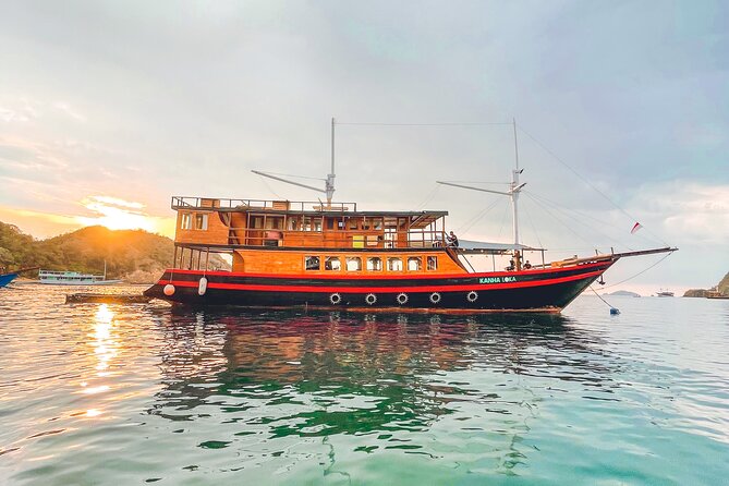 3 Days Deluxe Boat Private Cabin Sailing Trip in Komodo Island - Why three days works well in Komodo
