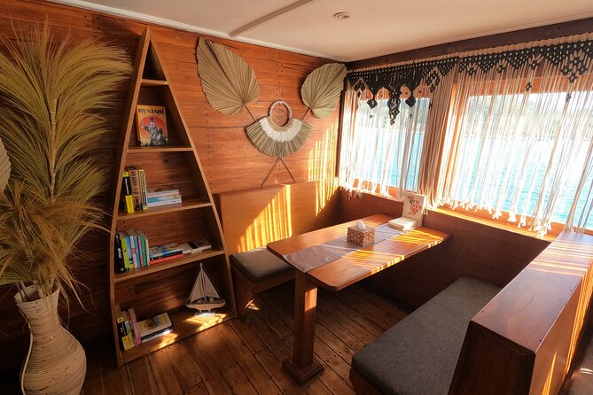 3 Days Deluxe Boat Private Cabin Sailing Trip in Komodo Island - Pink Beach and the Komodo dragon stop