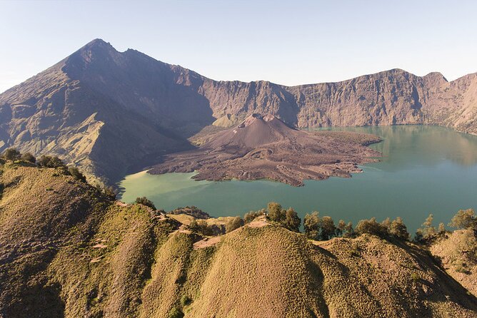 3 Days Tour in Mount Rinjani Summit with Lake Hiking - Day 2: The summit before breakfast