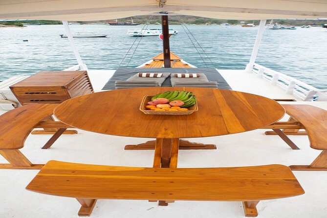 3Days Komodo Tour By Private Boat for 4 pax - Day two: Padar’s famous view and Komodo Island