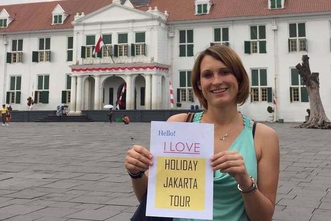4 Hours Jakarta Private City Tour - (Most Tourist Attractions) - The Vehicle, Pickup, and Private Format