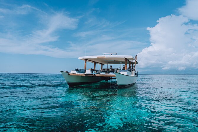 4-in-1 • Gili Islands Half-day Snorkel & Lunch Catamaran Tour - Gili Meno and the search for turtles