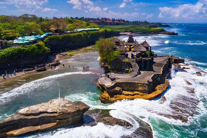 Amazing Tanah Lot and Uluwatu Temple Tour - Taman Ayun, a calm opening stop in Mengwi