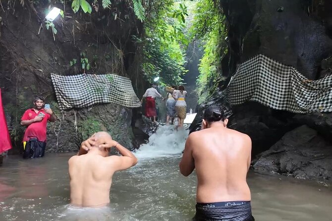 Atman Bali Journey water blessing - Taking part in the water blessing