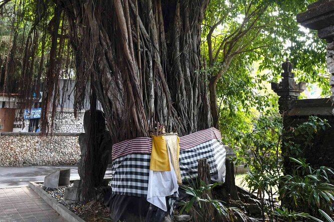 Backlanes and Hidden Sites: A Self-Guided Audio Tour in Seminyak - Local shops, crafts, and the Seminyak markets