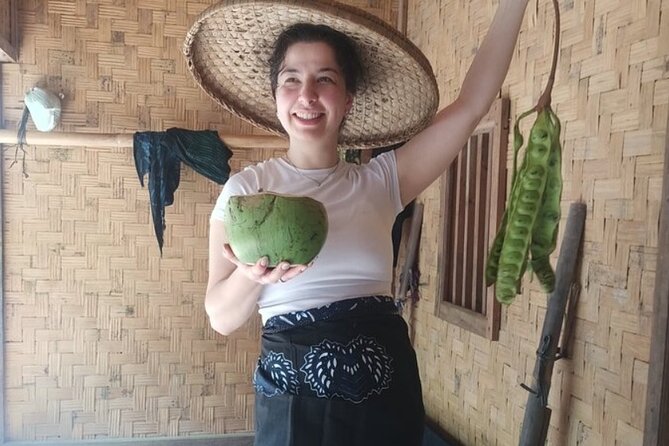 Baduy Tribal Tracker and Village in Private Tour Full Day & Lunch - Weaving, farming, and handmade goods