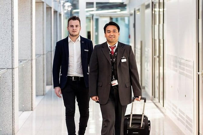 Bali Airport Immigration Fast Track Service - Meeting the assistant at the aircraft gate