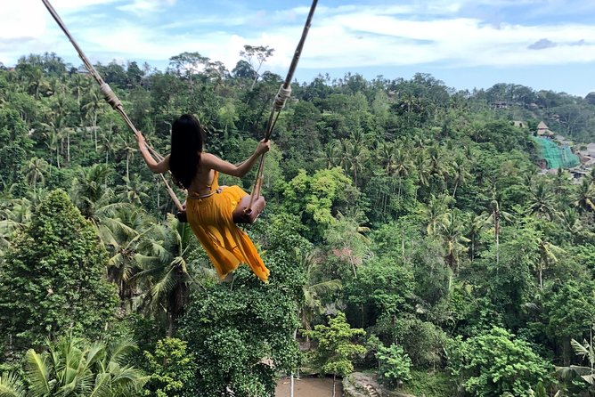 Bali Beautiful Insta with Real Bali Swing - Ulun Danu Beratan and the lake temple setting