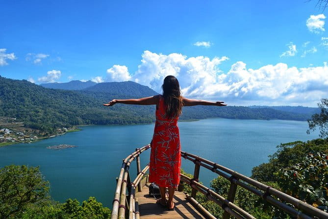 Bali Car-Charter: Half Day Denpasar City Tour - The drive, pickup, and private-car advantage