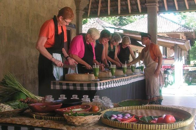 Bali Cooking Class with Culture Experience - Enter a Balinese family compound with Dewa