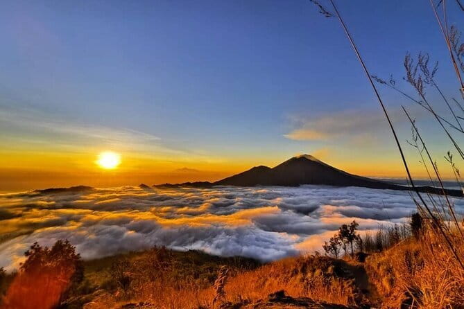 Bali day trip : Batur Sunrise Hike and Hot Spring All inclusive - The descent is part of the deal