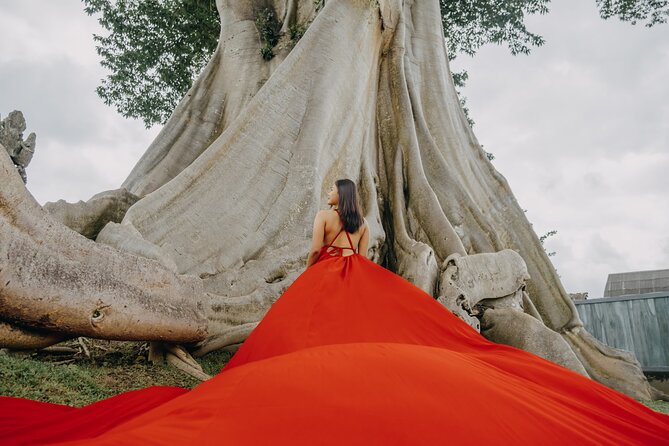 Bali Flying Dress VIP Ubud Photoshoot (Private with Professional Photographer) - Choosing your dress and preparing for the camera