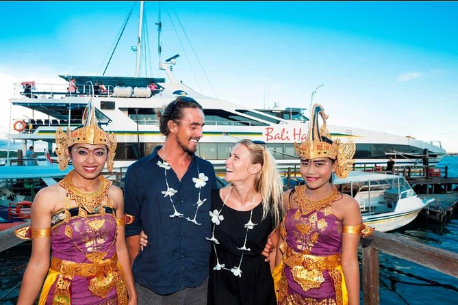 Bali Hai Cruise: Sunset Dinner Cruise Activity(FUN TRIPS) - Welcome cocktail, canapes, and the first hour
