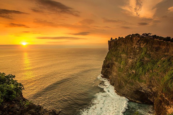 Bali Half-Day Uluwatu Temple Sunset, Kecak Dance, Dinner - Dreamland Beach in a 25-minute stop