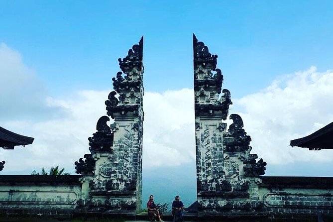 Bali : Instagrams Tour Lempuyang Temple, Tirta Gangga- Tukad Cepung , Tibumana Waterfall - Tirta Gangga’s pools and royal water gardens