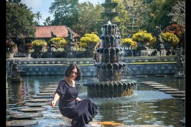 Bali : Instagrams Tour Lempuyang Temple, Tirta Gangga- Tukad Cepung , Tibumana Waterfall - A private group format with a few important limits