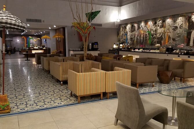 Bali International Airport (DPS) VIP Service Assistance - Finding the Go Bali staff member after immigration