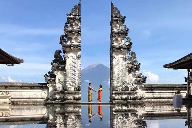 Bali Lempuyang Temple with Blue Lagoon Snorkeling - Lunch beside the beach