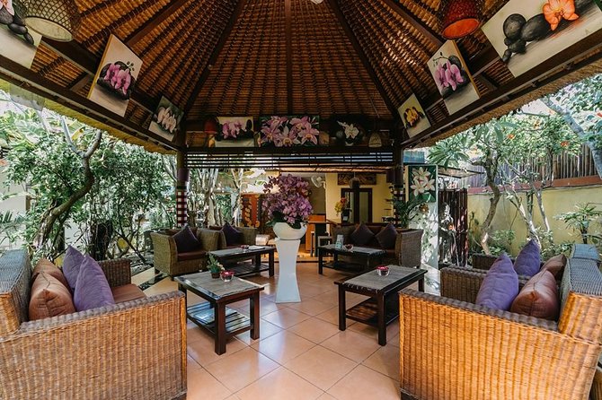 Bali Luxury Spa 2 Hour massage & Flower bath - The treatment begins with a Thalaso foot wash