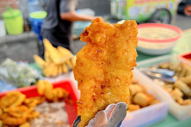 Bali Must-Try Food Tour (Denpasar) - Walking through Denpasar for the first unusual bite