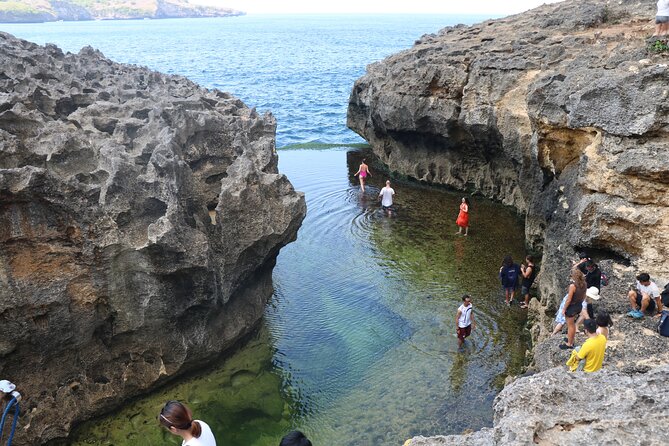 Bali Nusa Penida West Private All-Inclusive Tour - The island roads and the two-driver setup
