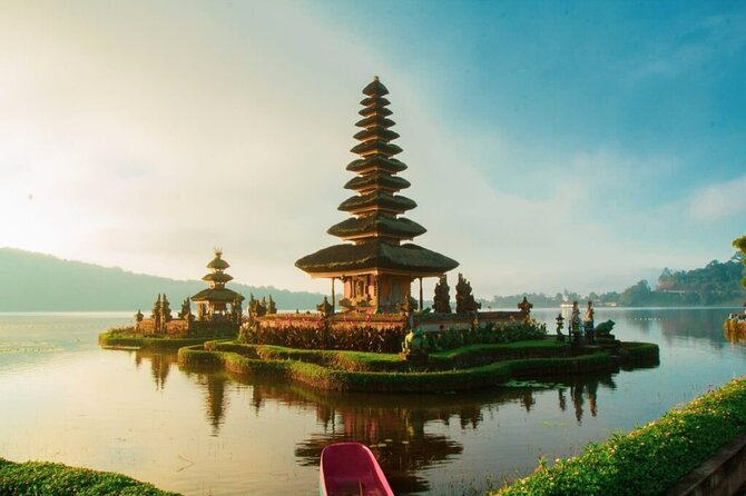 Bali Private Tour: Handara Iconic Gate, Watefall and Temple - The private driver makes the long day easier