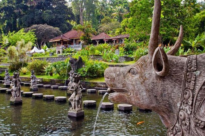Bali Royal palaces (observe tour) - Charlies Chocolate Factory for a lighter finish