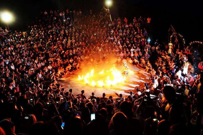 Bali: Tanah Lot Temple Sunset Kecak & Fire Dance Show Ticket - The temple visit: choose your ticket carefully