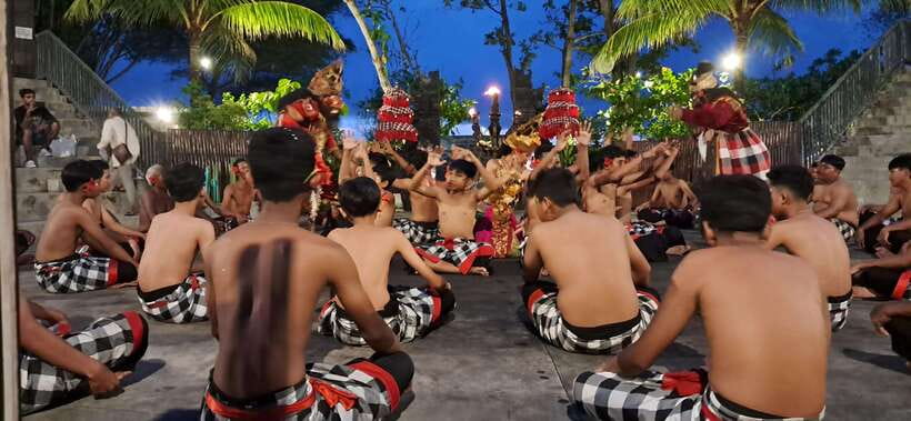 Bali: Tanah Lot Temple Sunset Kecak & Fire Dance Show Ticket - The 5:30 PM arrival and 6 PM performance