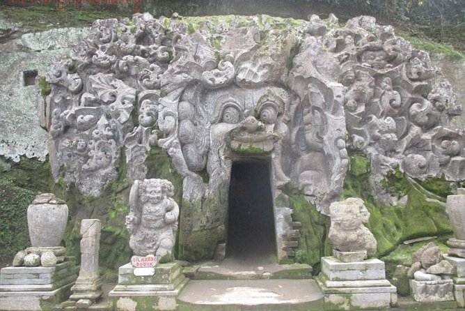 Bali Traditional Dance, Waterfall and Hindu temple with lunch - Choosing the craft village that fits you