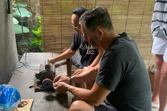 Bali Traditional Silver Class - Making Simple Jewelry Experience - Starting with a traditional Balinese house tour