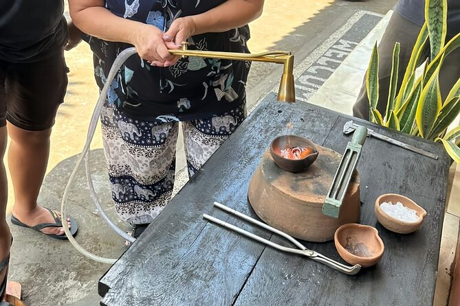 Bali Traditional Silver Class - Making Simple Jewelry Experience - Finding design ideas at the store
