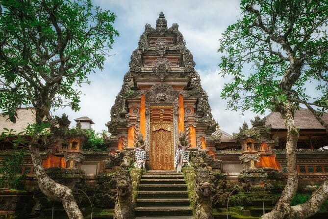 Bali: Ubud (Temple, Spring, Rice Terraces, & Waterfall) - Tegenungan Waterfall to finish the day