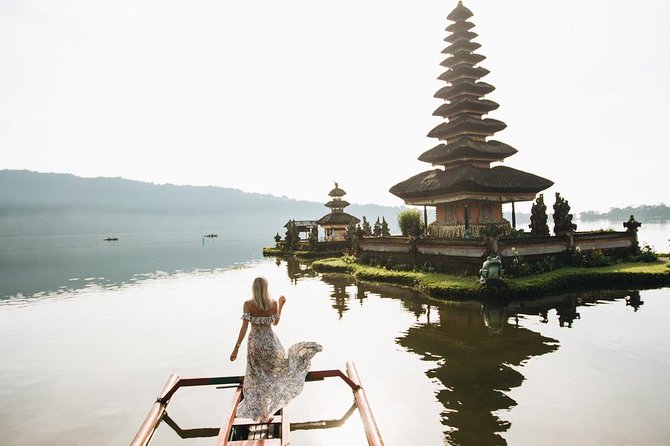Bali Unesco World Heritage Sites Tour (Private & All-Inclusive) - Handara Iconic Gate and the photo-stop reality