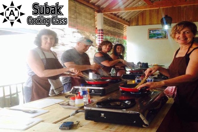 Balinese Ubud cooking school (9 Dish Cooking and Market Tour) - Entering a local home kitchen