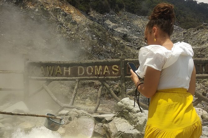 Bandung Volcano Sightseeing and Hot Spring Private Tour - Picking strawberries in Ciwidey