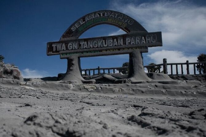 Bandung Volcano Sightseeing and Hot Spring Private Tour - Tangkuban Perahu in northern Bandung