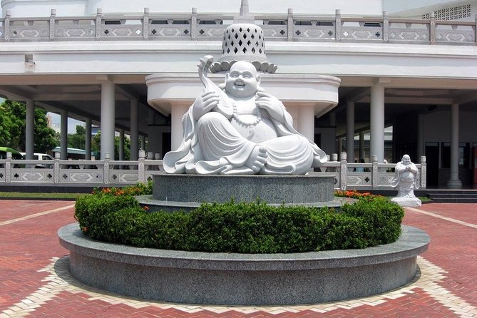 Batam Amazing Day Tour (include Lunch) - Starting with the Welcome to Batam monument