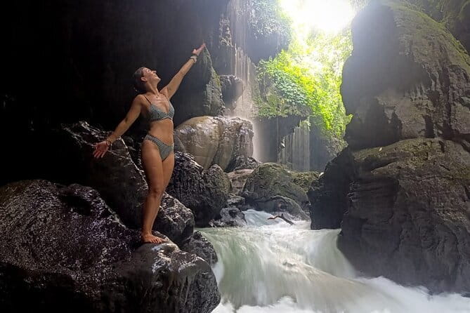 Batukaras Countryside & Canyon Tour - Batu Hiu combines a beach stop with turtle care