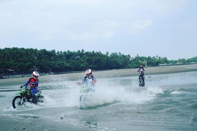 BEGINNER RIDE - Learn to ride and enjoy the sandy beach - Learning to Ride on Tabanan’s Sandy Beach