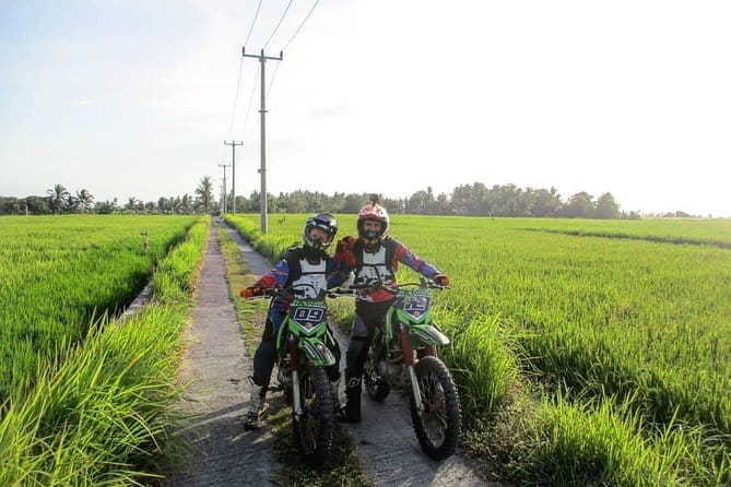 BEGINNER RIDE - Learn to ride and enjoy the sandy beach - From Automatic Control to Manual Gears
