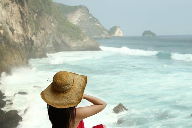 Best Bali Beaches - Uluwatu Temple - FREE Wi-Fi - Uluwatu Temple on the 70-meter cliff